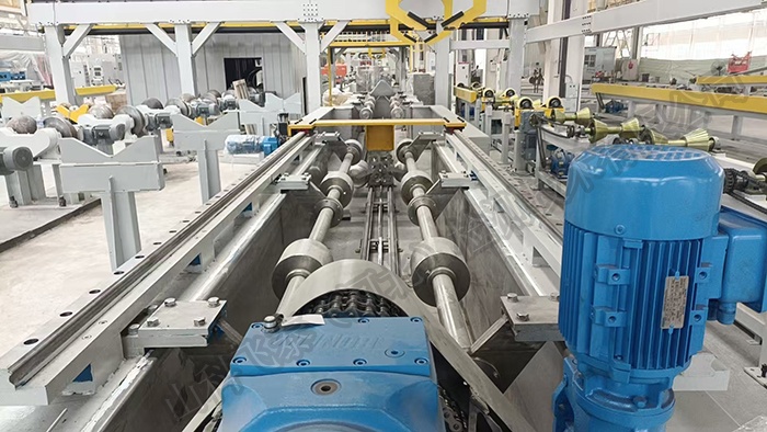 長(zhǎng)管拖車氣瓶自動(dòng)探傷機(jī).jpg
